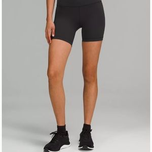 Black Wonder train high rise short 6”